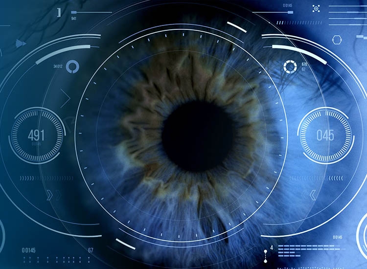 Auge in Nahaufnahme mit Datengrafik